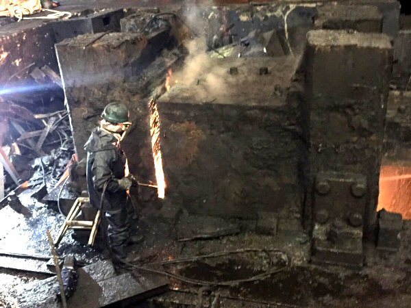 鍛造プレス溶断解体